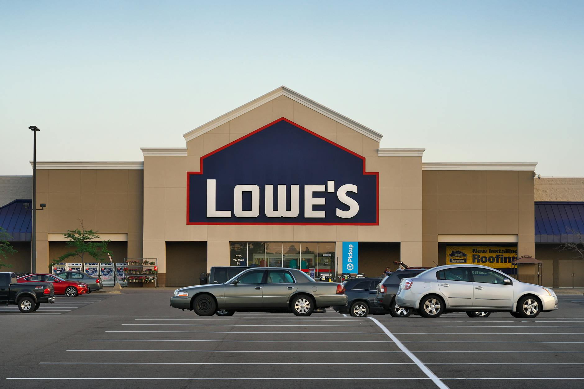 Lowe’s vs. Nordson: How Divergent Strategies Shaped Q2 & Q3 Earnings |  Quantical.com